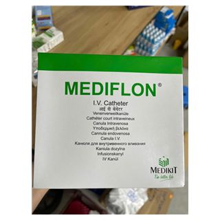 Kim luồn tĩnh mạch Medikit, size 22, có cánh và cổng ống tiêm thuốc
